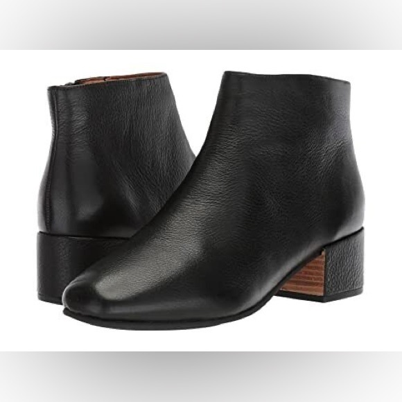 Gentle Souls by Kenneth Cole Ella Bootie - Picture 1 of 8